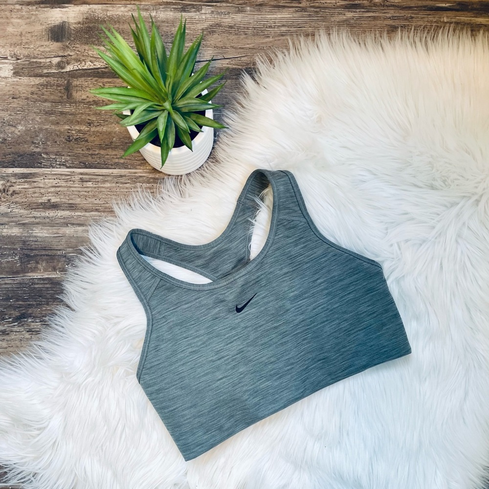 Nike Swoosh Medium-Support 1-Piece Pad Sports Bra